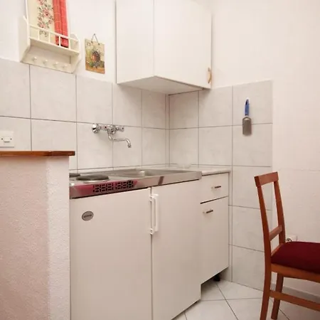 2713d Apartment