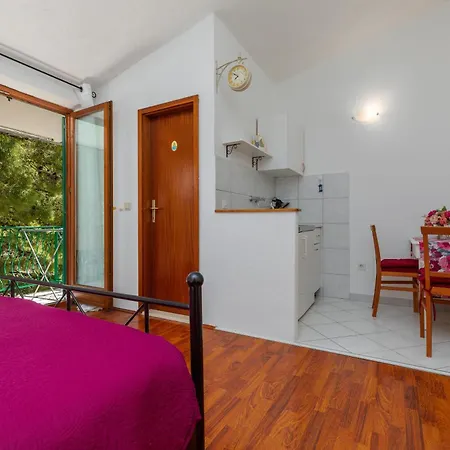 2713d Apartment *